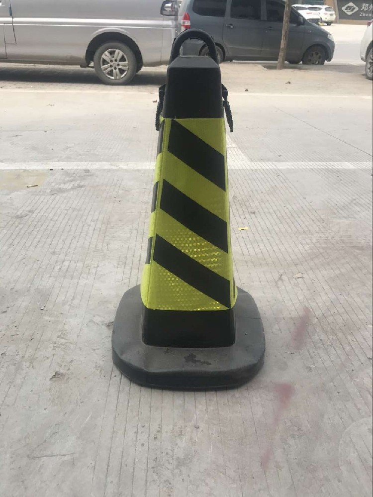路锥与护角