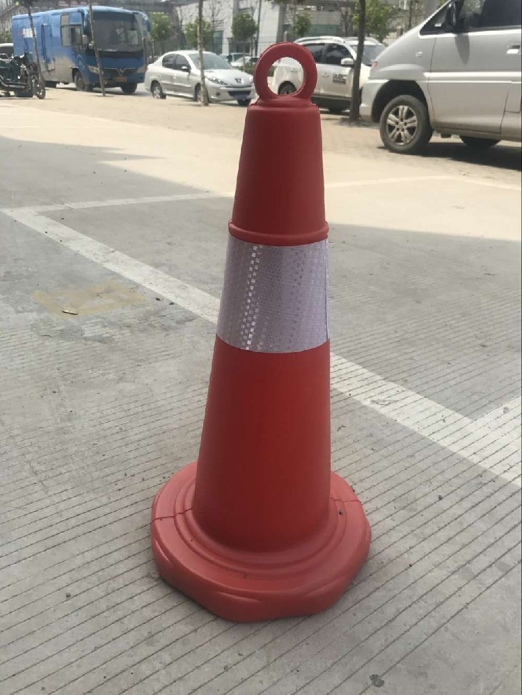 路锥与护角