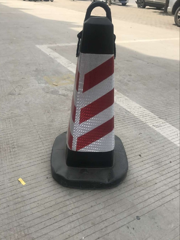 路锥与护角